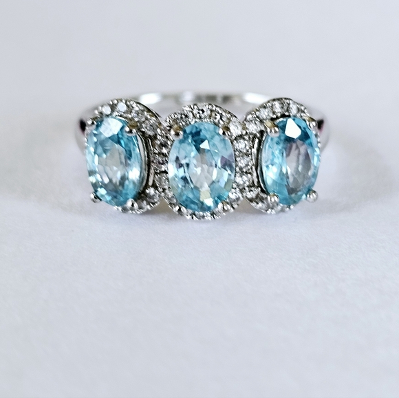 Estate Jewelry - Beautiful Genuine Swiss Blue Topaz Sterling Silver Rhodium Finish! Sz 8.5 Ring!